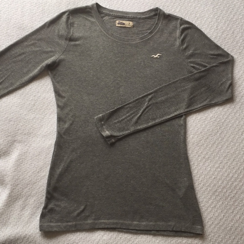 Hollister long-sleeved tee